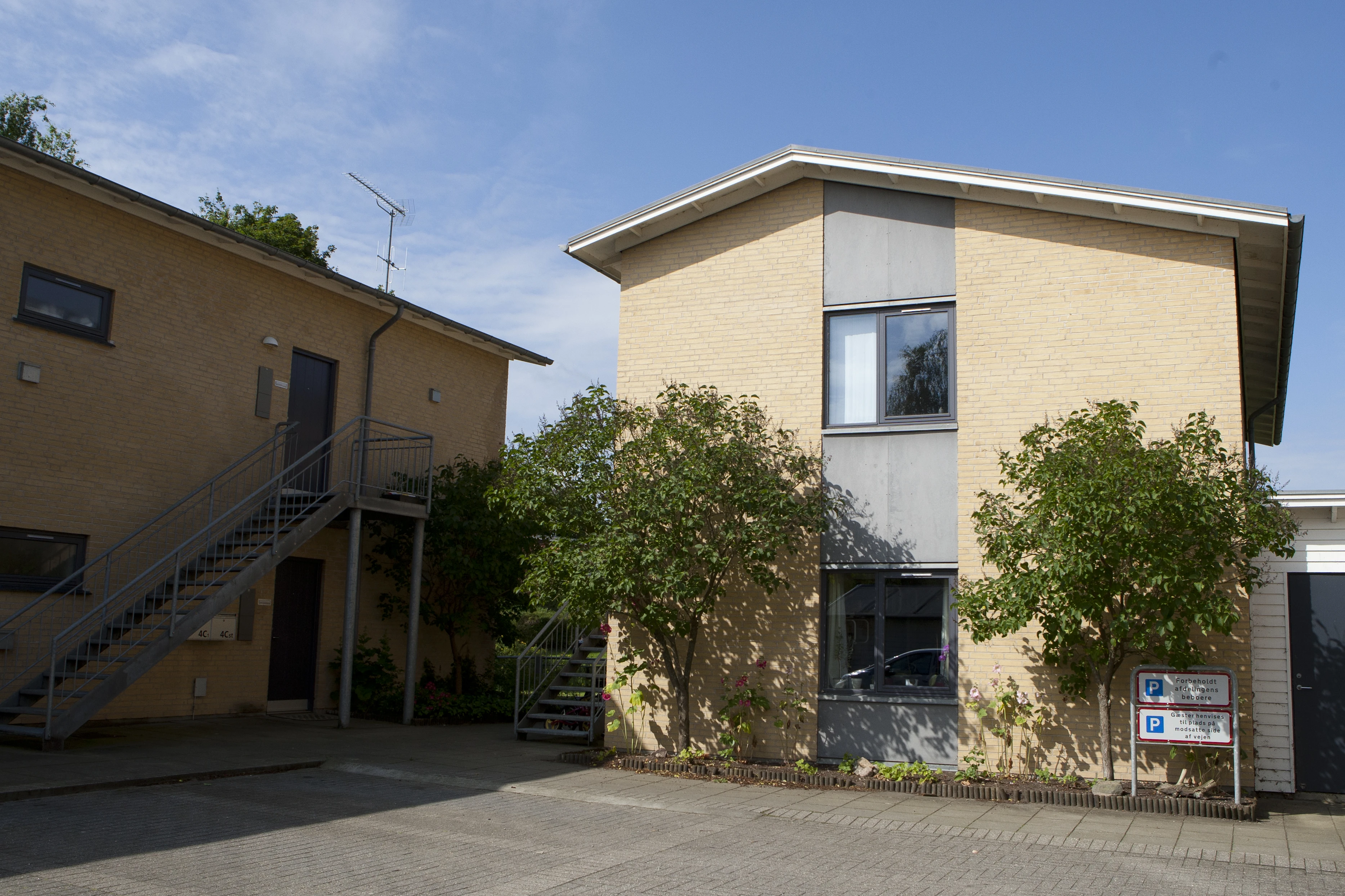 Parkeringspladser til afdelingen