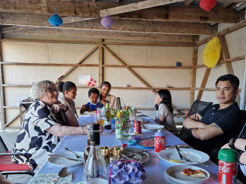 Lejere til sommerfest med deres afdeling